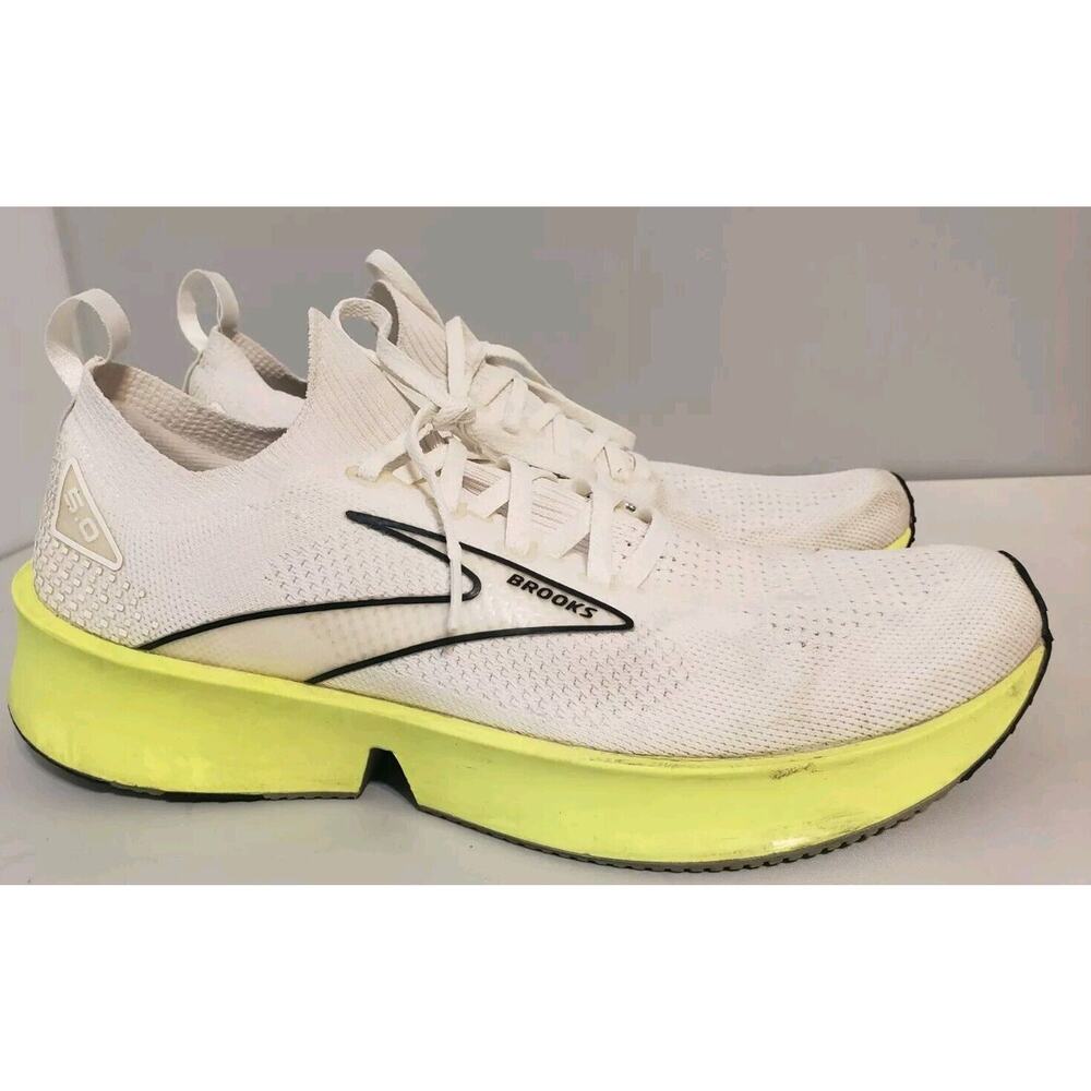 Brooks Men's Levitate Stealthfit 5.0 White Yellow Running "Sample" Shoes Sz 9 M